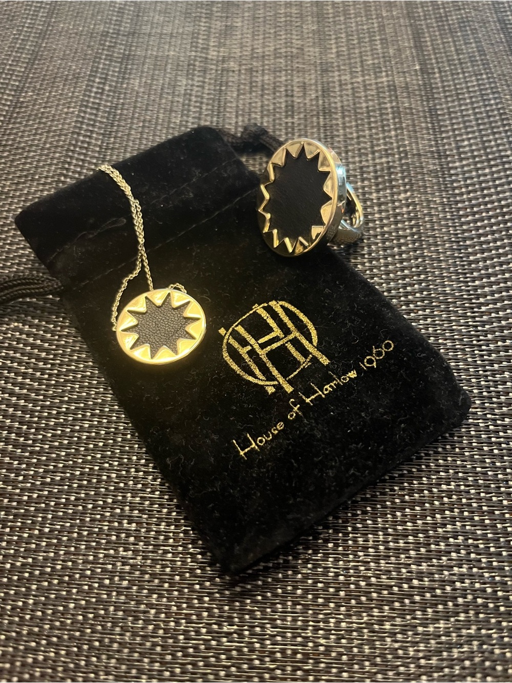 House of Harlow 1960 sunburst pendant necklace & ring - Picture 3 of 3